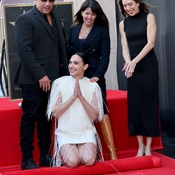 Filename=gal-28.jpg
Filesize=1115KiB
Dimensions=1419x2048
Date added=Mar 23, 2025 gal-28.jpg