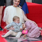 Filename=gal-36.jpg
Filesize=1260KiB
Dimensions=1507x2048
Date added=Mar 23, 2025 gal-36.jpg