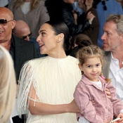 Filename=gal-64.jpg
Filesize=960KiB
Dimensions=2048x1418
Date added=Mar 23, 2025 gal-64.jpg